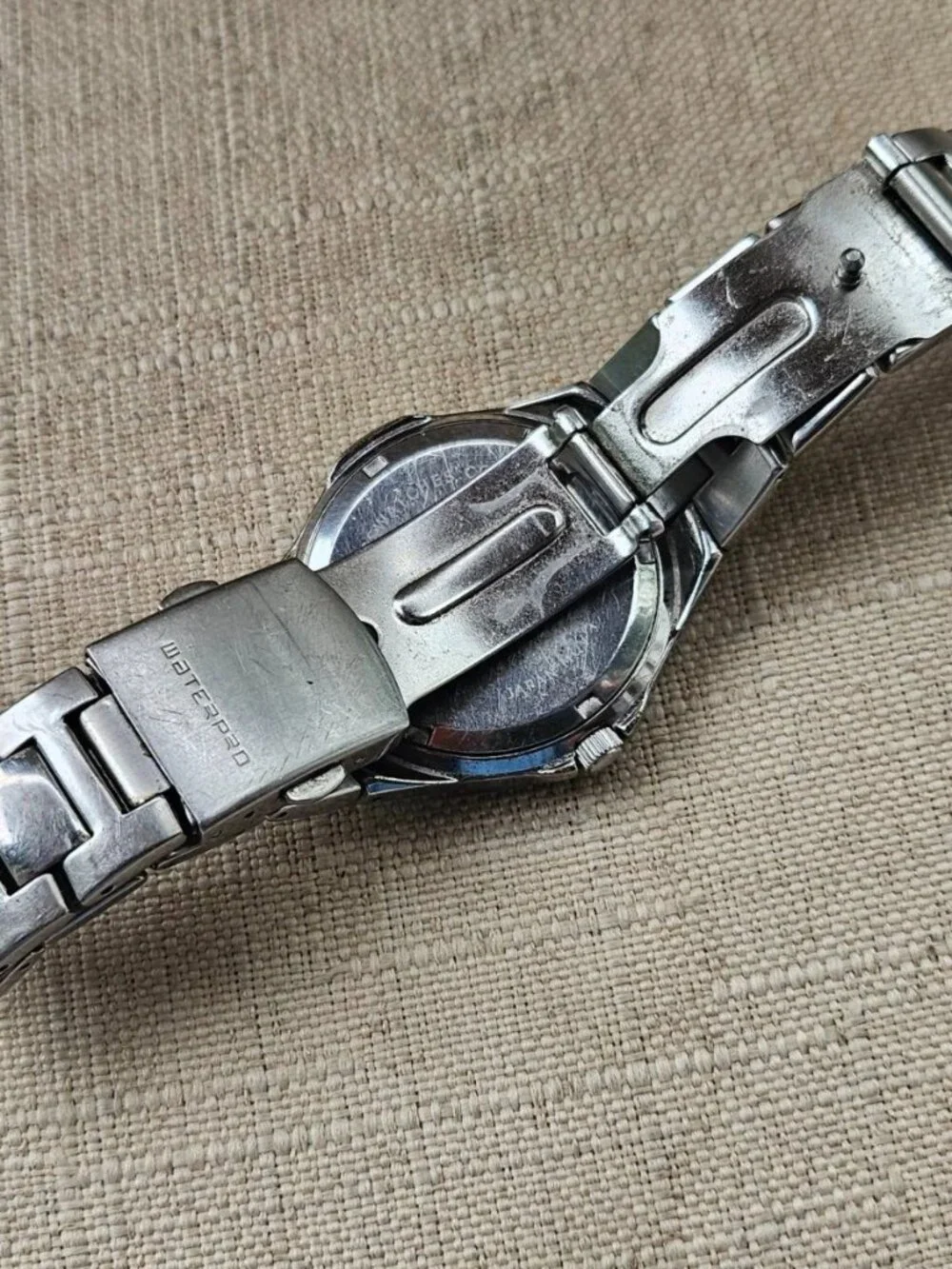 Vintage Guess Waterpro Men Wristwatch Date Calendar Analog Quartz Wrist Watch